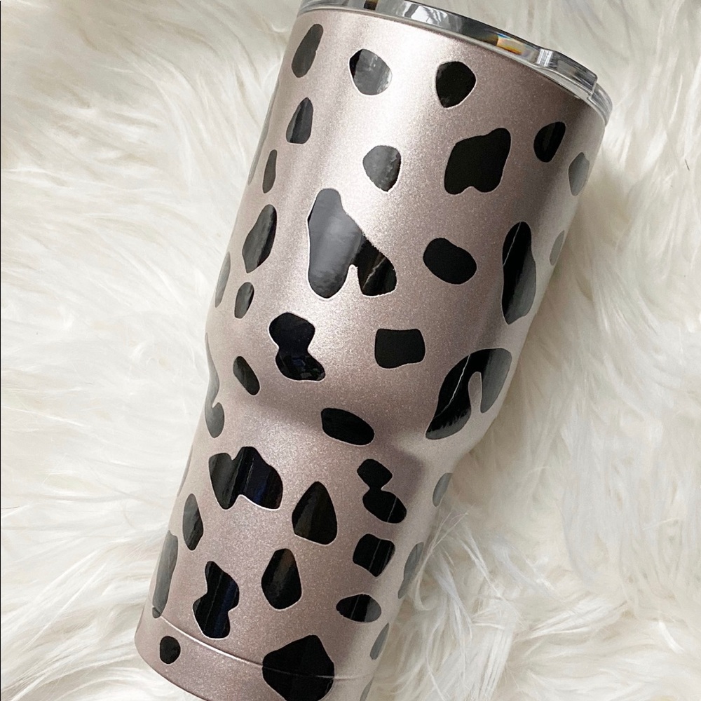 Rose gold leopard tumbler